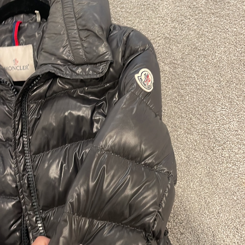 MONCLER puffer - Picture 2 of 4